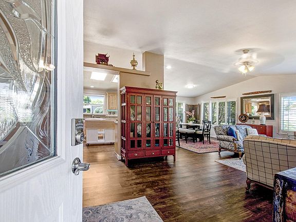 4th image of 220 Cazares Circle