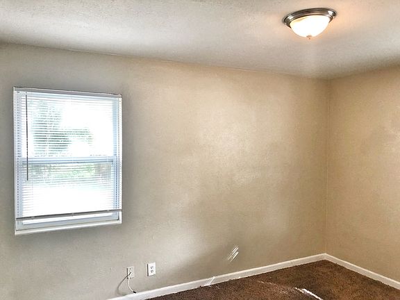5th image of 1049 Underhill Dr