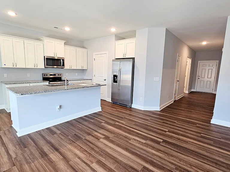 840 Bertwood Rd SW — Photo 5