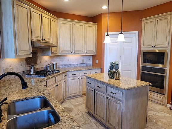 2nd image of 3021 Bryce Canyon Dr