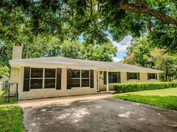 212 Avenue B, Brazoria, TX 77422