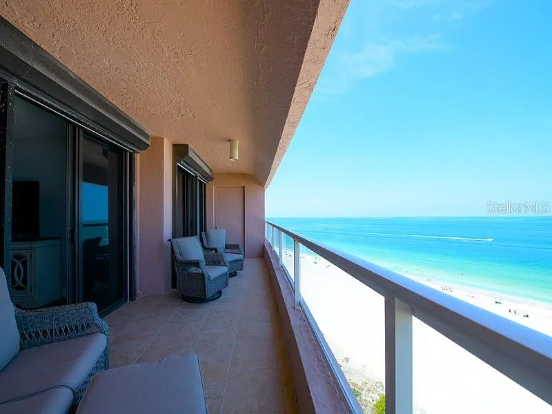 3 bed, 2.5 bath, 1570 sqft, $7,000 — Photo 1
