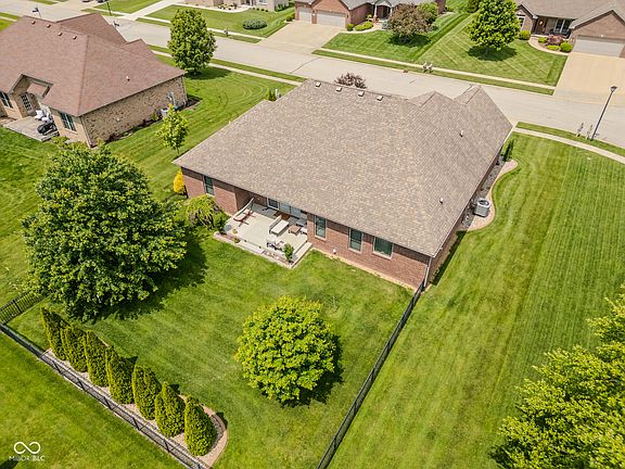 3rd image of 3831 Sycamore Bend Ct