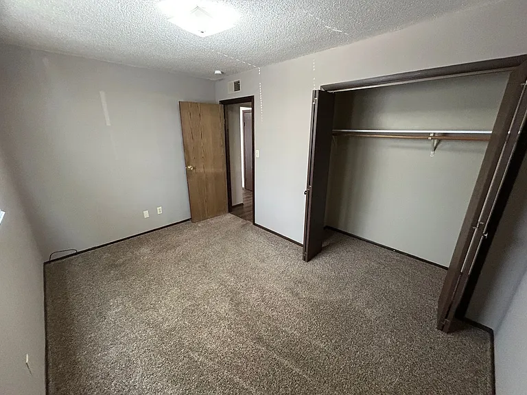 207 E Newkirk St — Photo 12