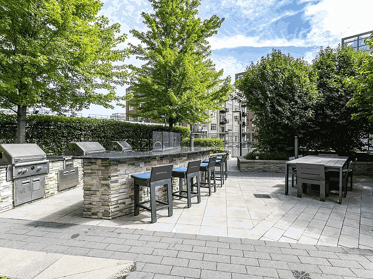 Hubbard Place — Photo 4