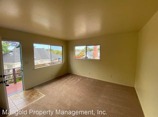 708 2nd St, Pacific Grove, CA 93950