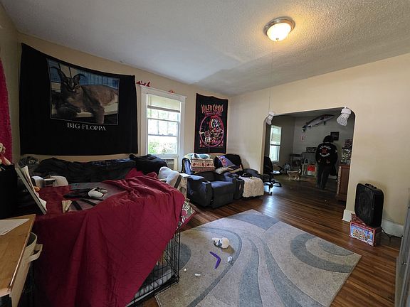 5th image of 3532 Kallaher Ave