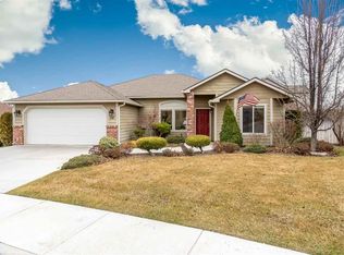 28 Travis Ln, Richland, WA 99352