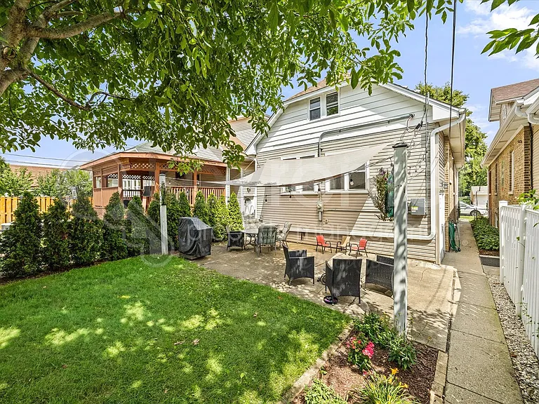 4230 N Oriole Ave — Photo 12