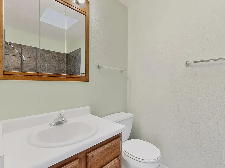 1079 Neck Ln — Photo 4