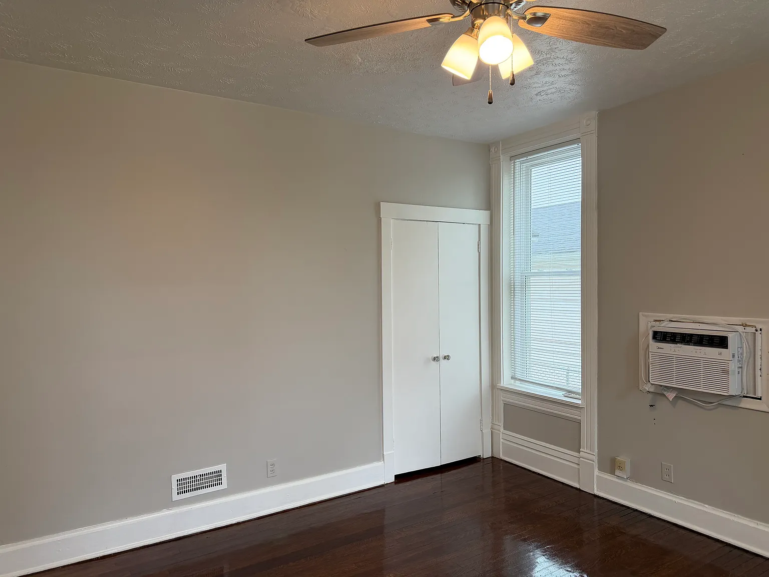 1 bed, 850 sqft, $955 — Photo 4