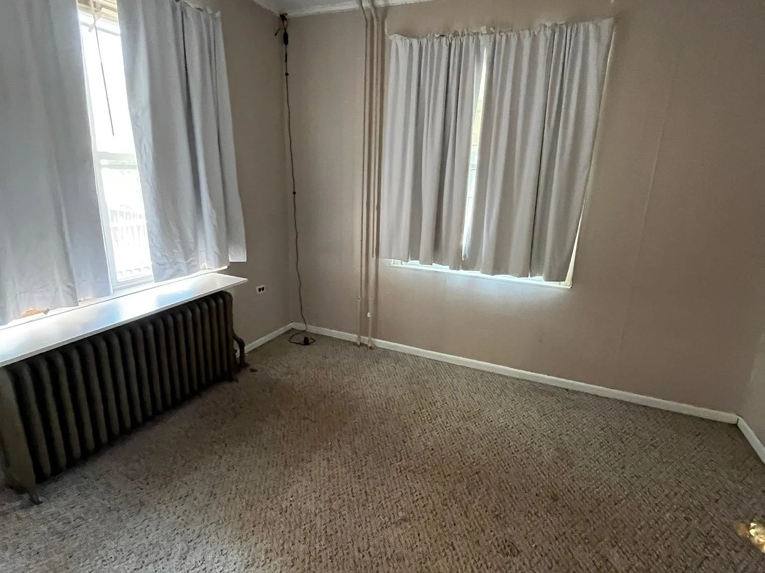 5 bed, 1776 sqft, $2,100 — Photo 4