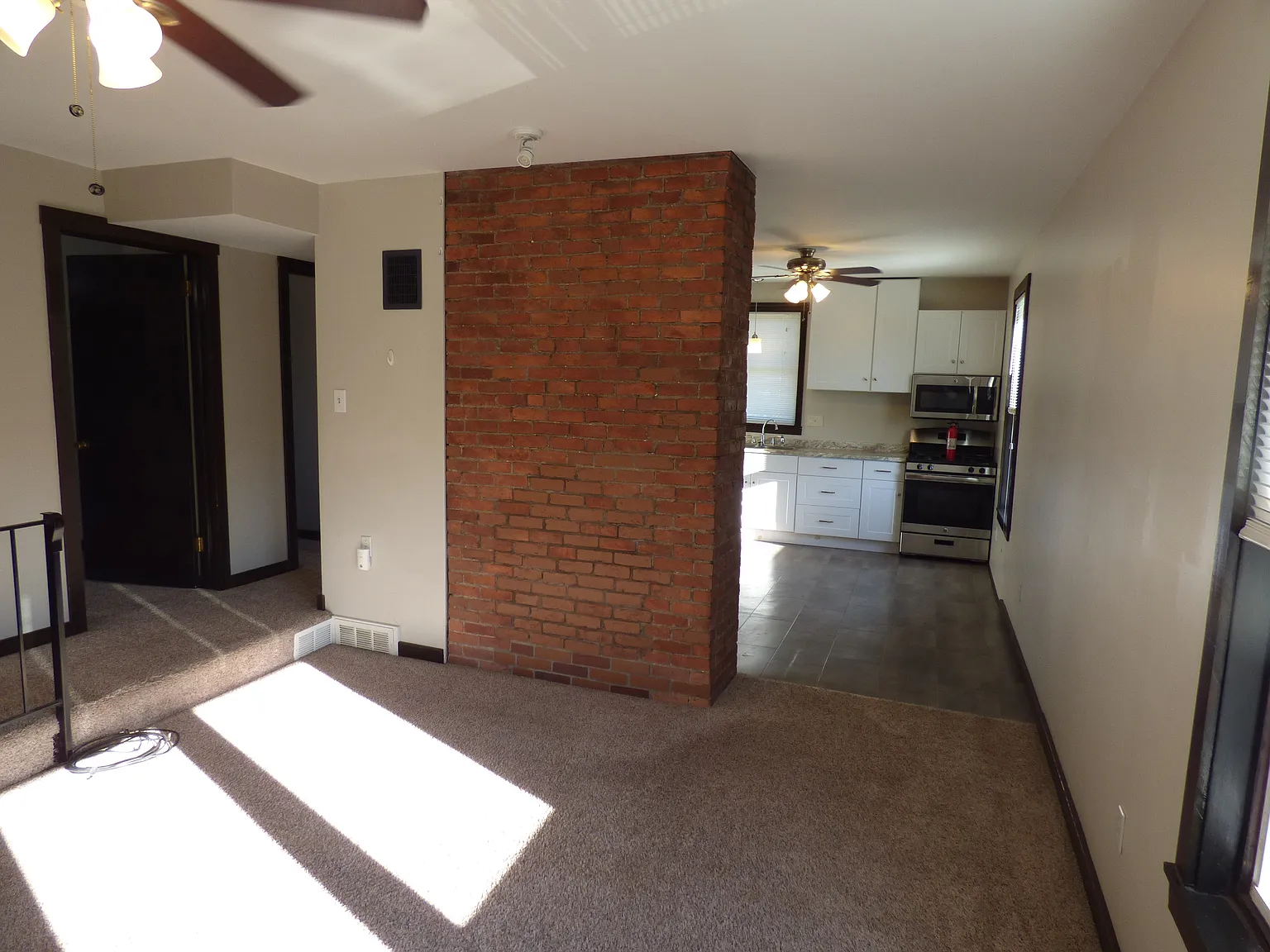2 bed, 975 sqft, $975 — Photo 4