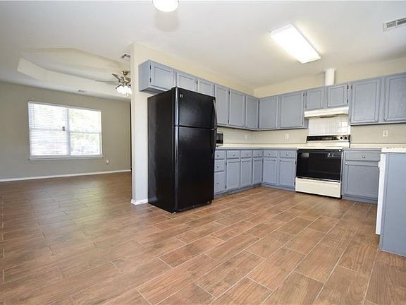4th image of 1204 Ryan St