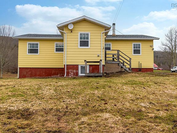 2nd image of 3024 Clarence Rd