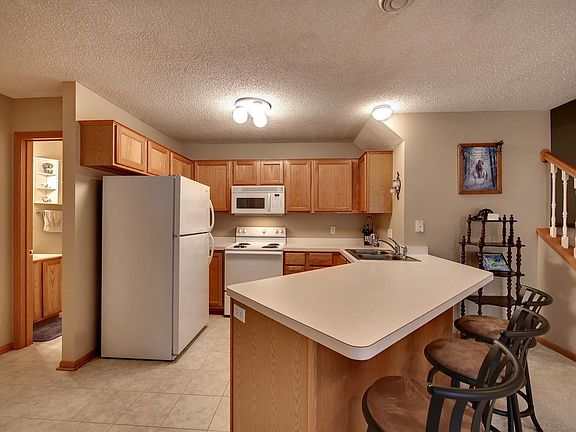 3rd image of 1709 Riverwood Dr