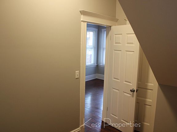 3rd image of 1911 N Keeler Ave #1