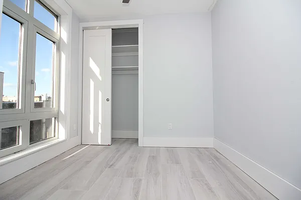 Rented by Nooklyn NYC LLC | media 22