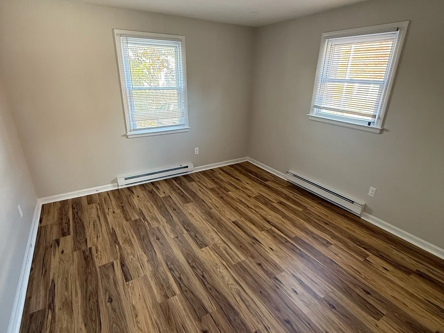 1 bed, 700 sqft, $1,100 — Photo 2