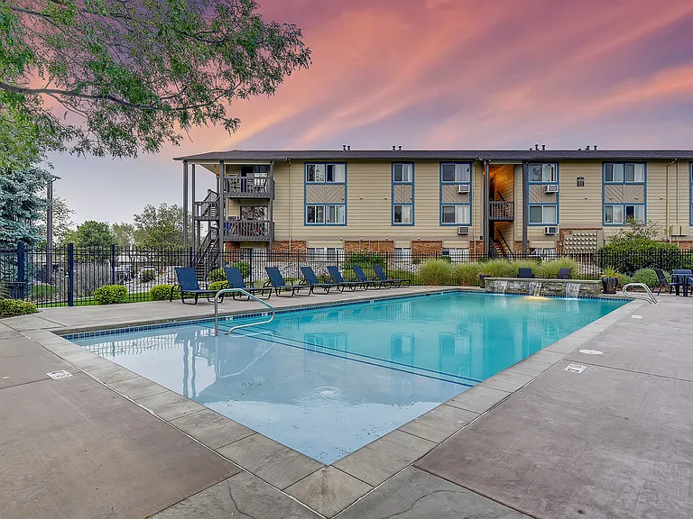 Clearview Apartments 4840-print-039-049-Exterior