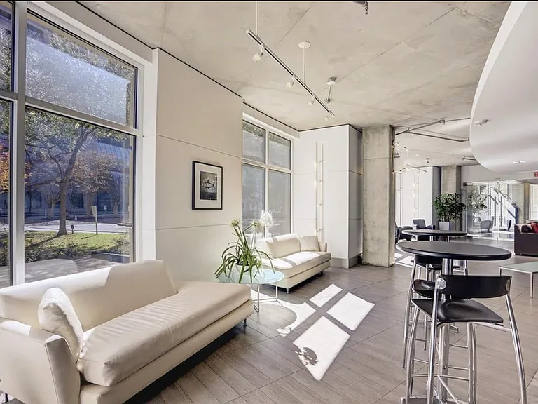 1901 Post Oak Blvd #2402 — Photo 25