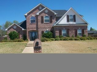 109 Rosebrook St, Henderson, TX 75654