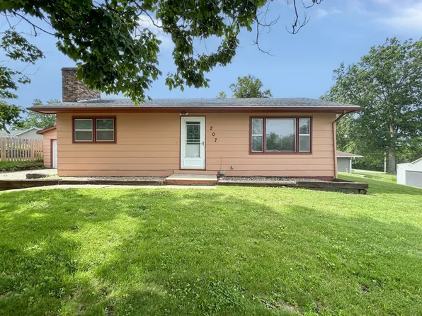 207 W 4th Ave, Indianola, IA 50125