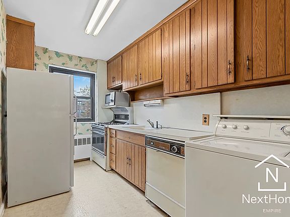 3rd image of 155-05 86th St #1