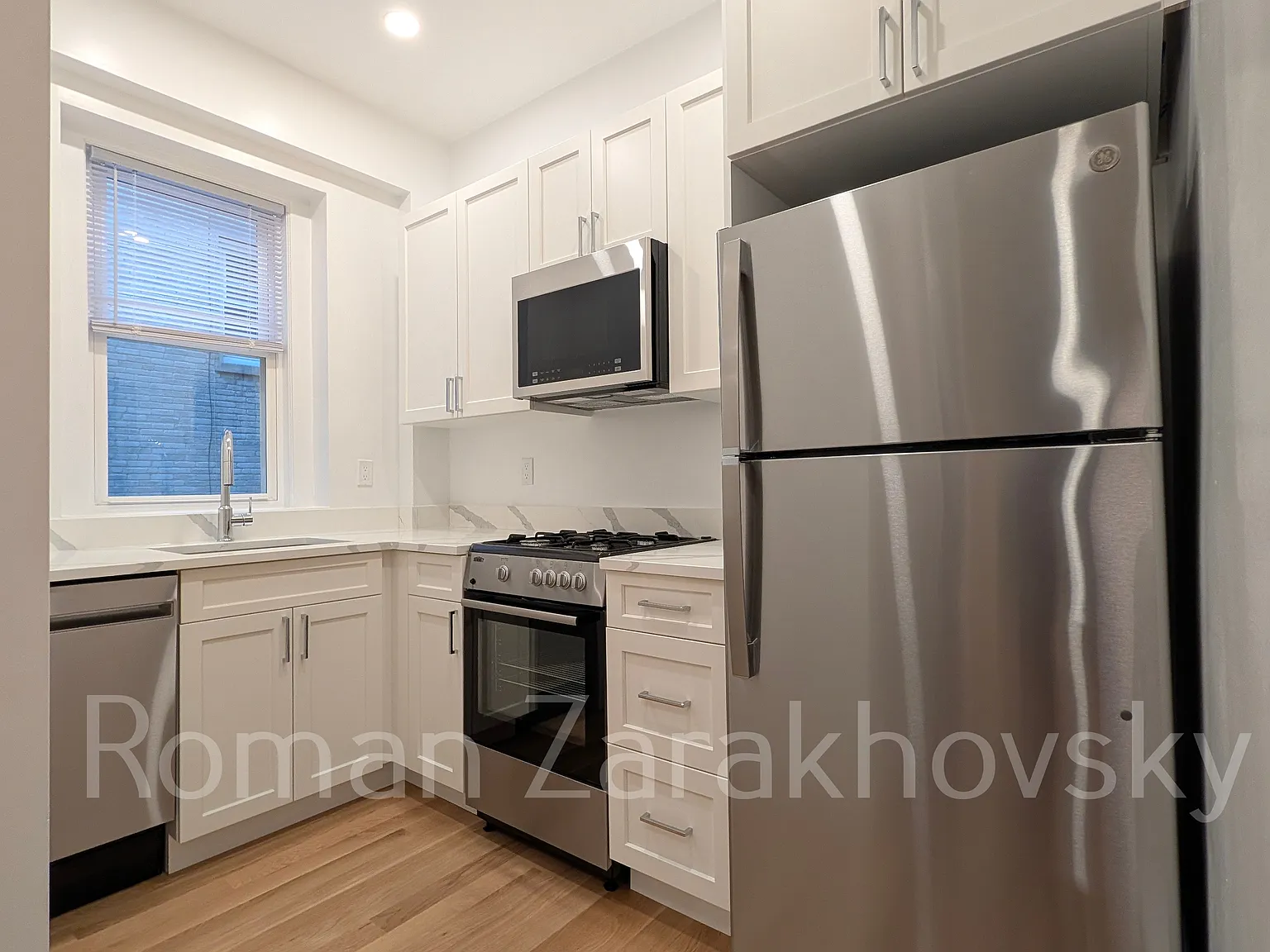 Studio, $2,095 — Photo 2