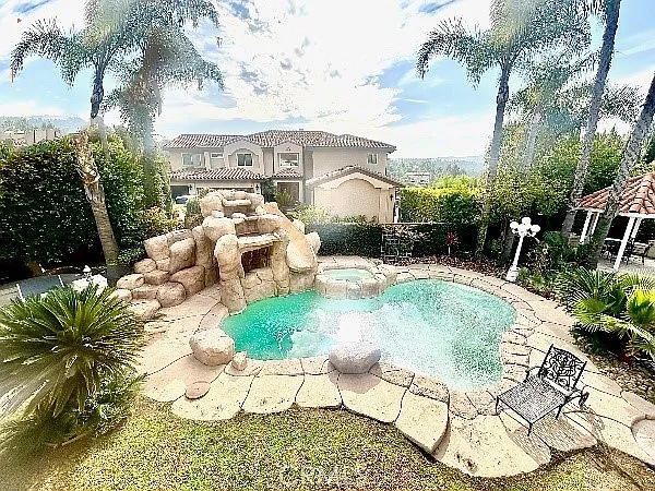 289 S Owens Dr — Photo 24