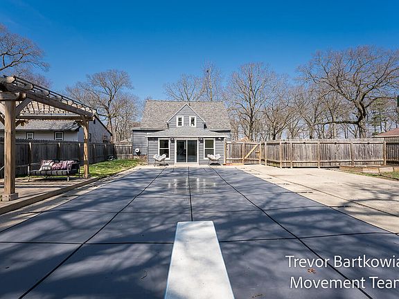 4th image of 735 Wendover Blvd