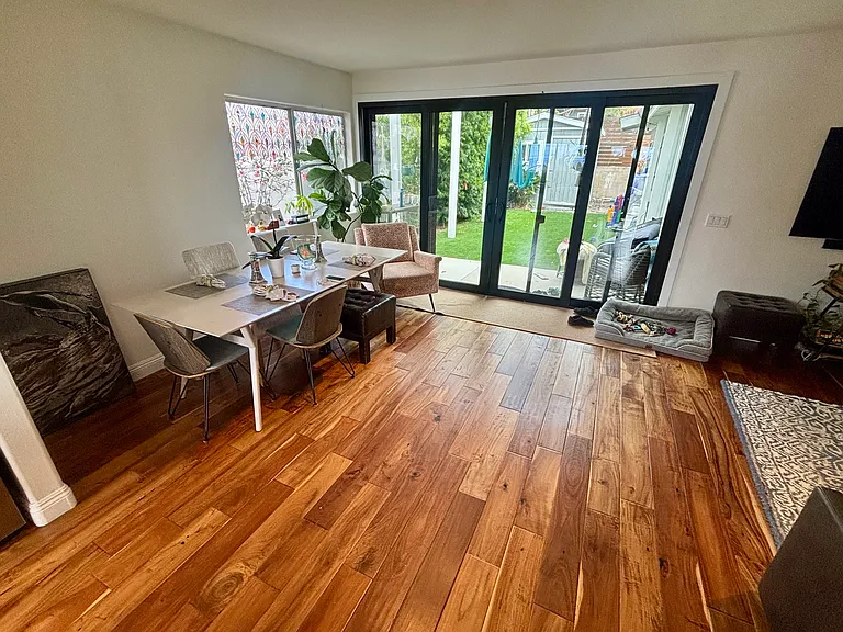 2064 Glasgow Ave — Photo 10