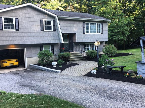 3rd image of 9 Dorchester Dr