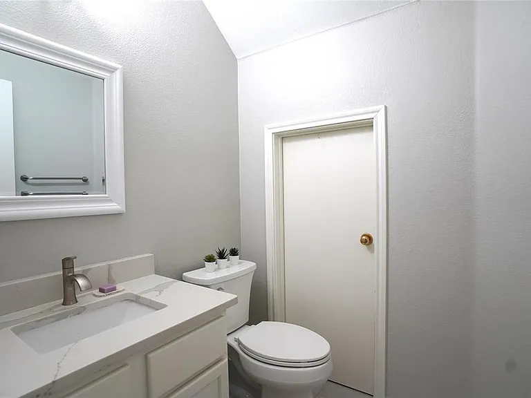 1700 Constantino Cir #A — Photo 9