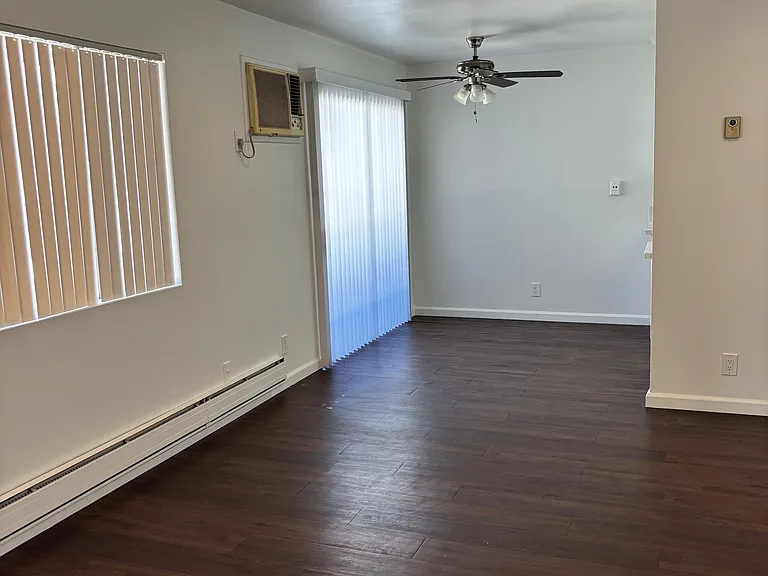 14718 Magnolia Blvd #7 — Photo 4