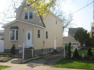 690 Stratford Rd, Baldwin, NY 11510