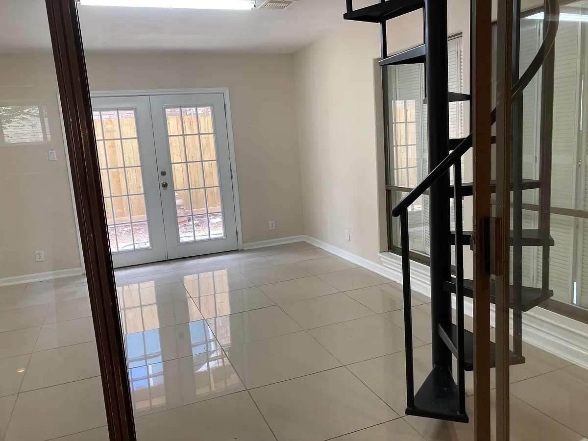 Building Photo - 11322 Briar Forest Dr