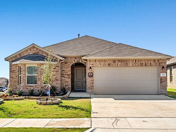 2nd image of 1201 Shackleford Ln