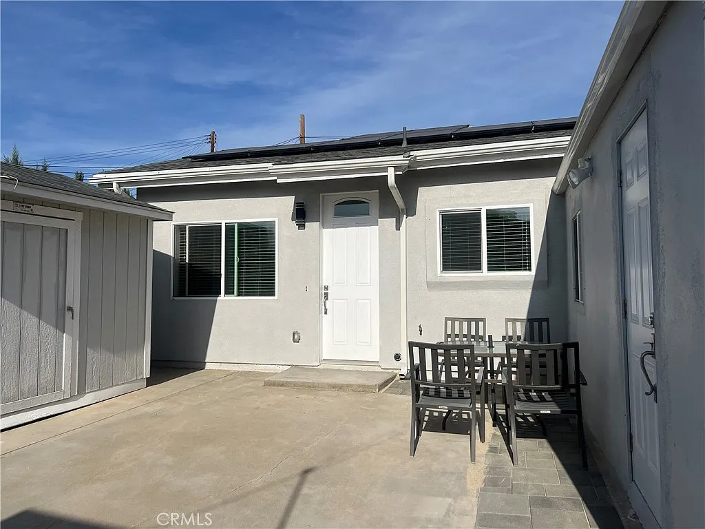 3 bed, 1100 sqft, $3,000 — Photo 4