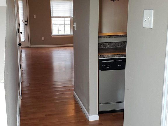 3rd image of 108 W Zupan St APT 1