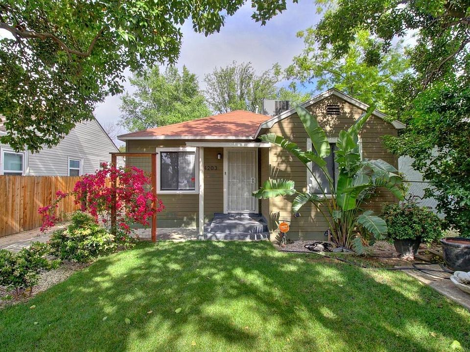 1st image of 4203 32nd St