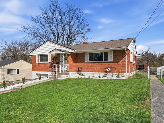 3rd image of 3916 Ridgecombe Dr