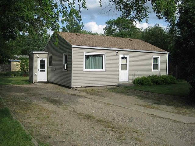 1st image of 909 36th St SE