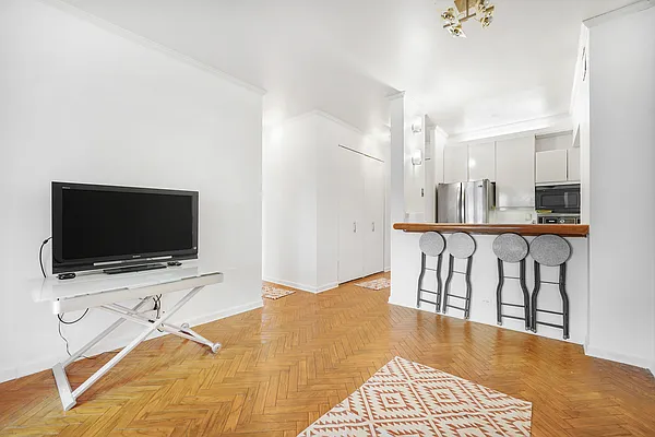 Rented by Highline Residential | media 27