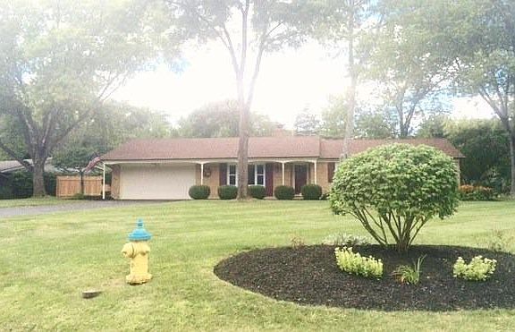 2nd image of 2285 Lakeview Dr