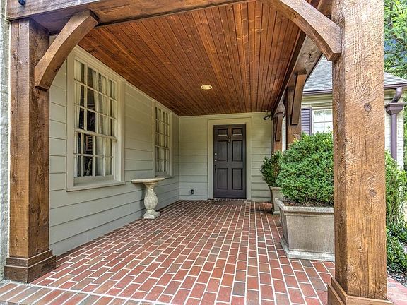 2nd image of 345 Williamsburg Ln