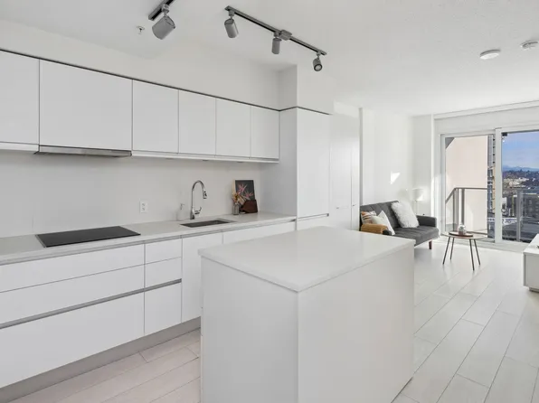 180 E 2nd Ave #611, Vancouver, BC V5T 0K4
