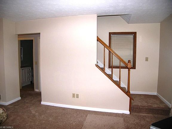 2nd image of 1732 Stone Creek Ln
