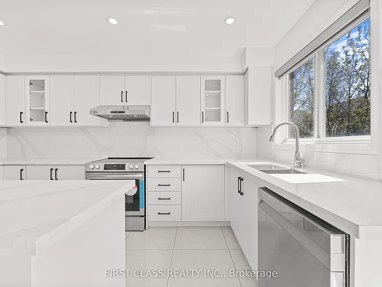 5554 Churchill Meadows Blvd #MAIN — Photo 10