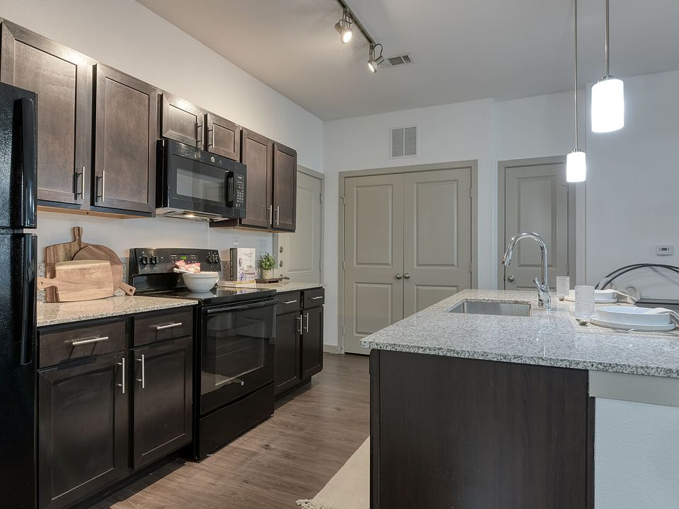 Rustico at Fair Oaks apartments community photo